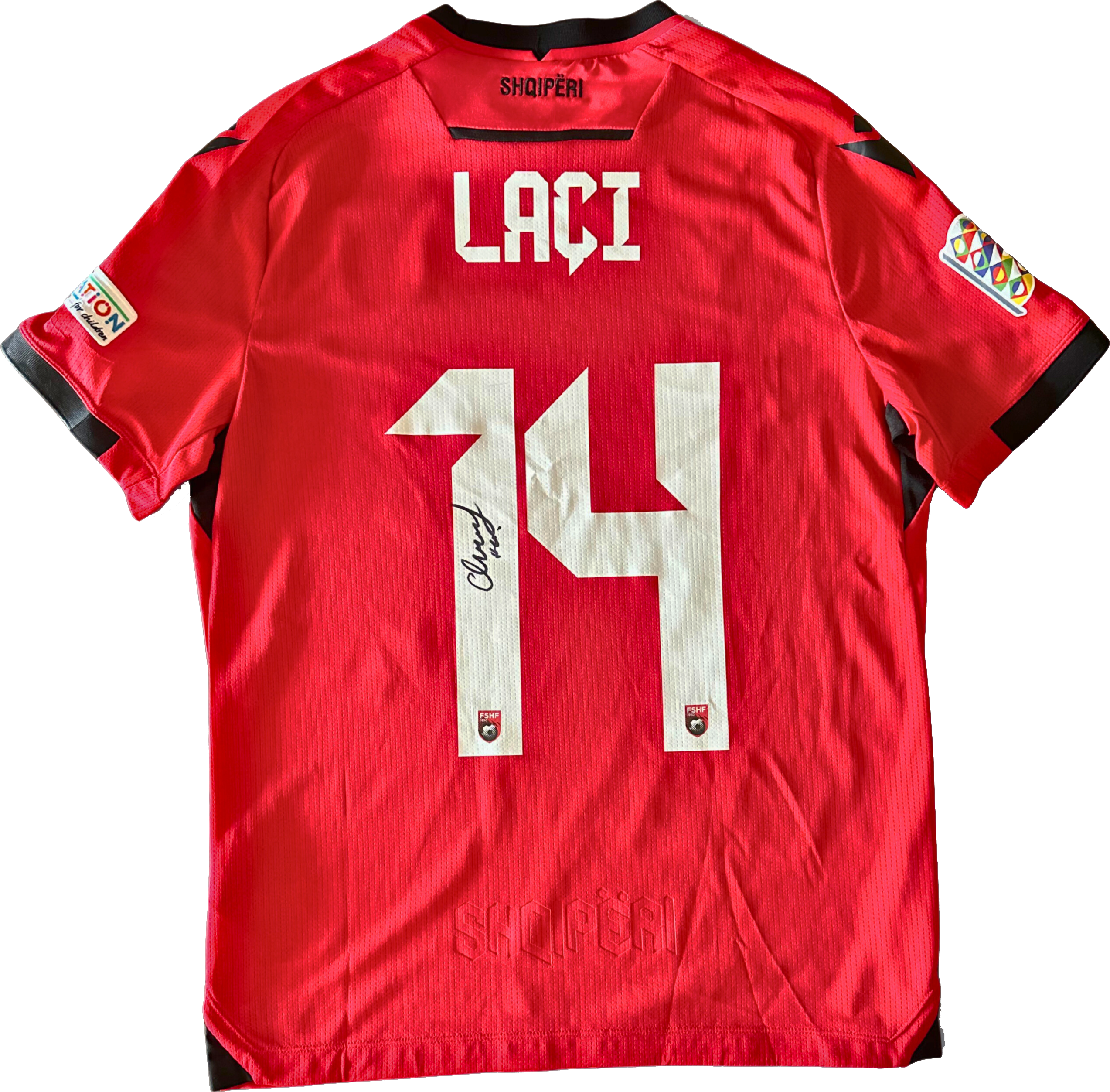 Jersey Albania local Qazim Laci usado y firmado