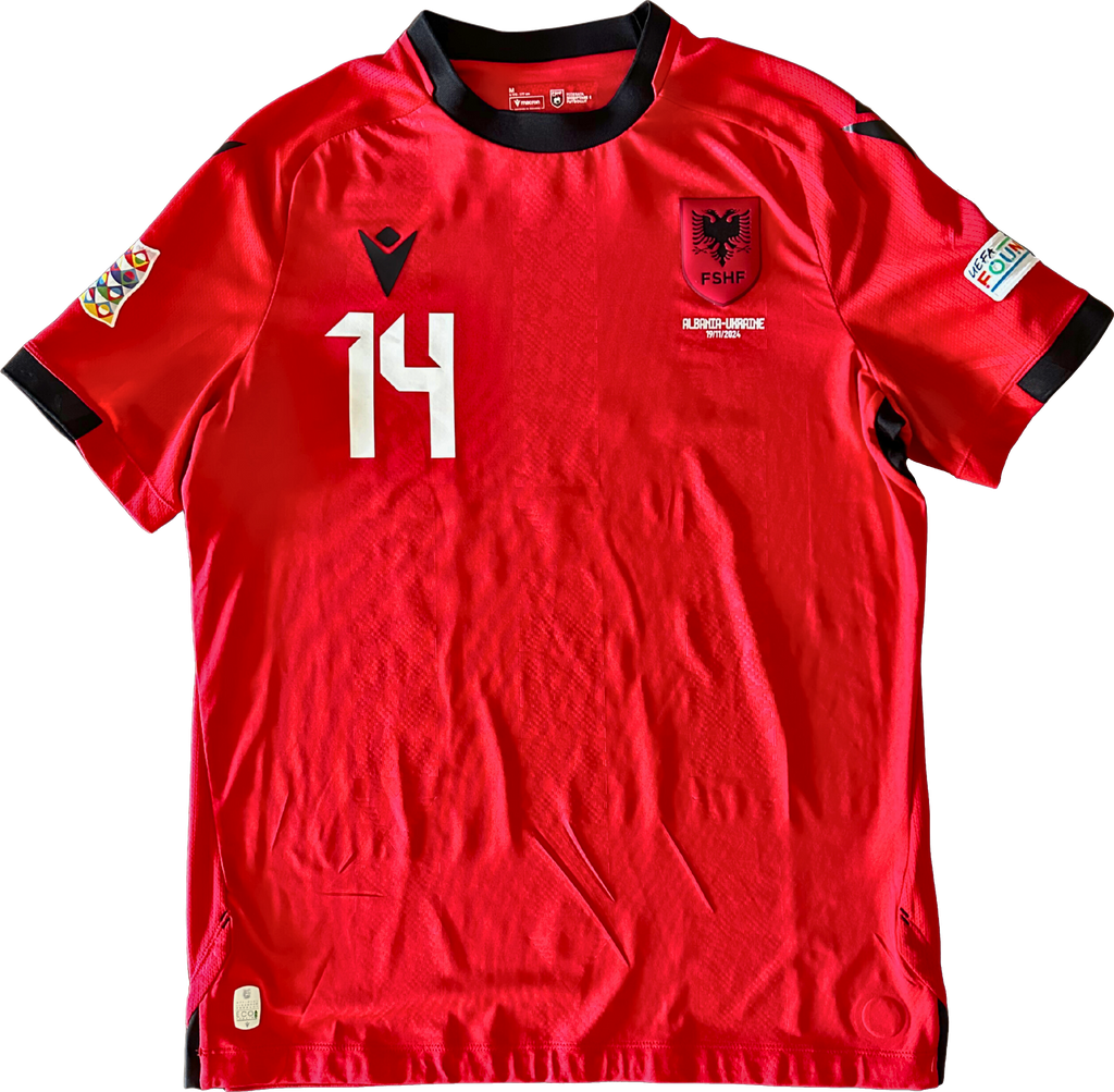 Jersey Albania local Qazim Laci usado y firmado