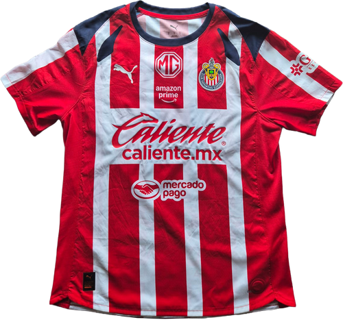 Jersey Chivas local Alvarez usado y firmado