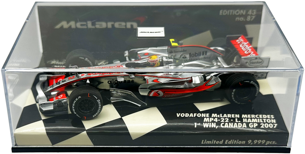 Vodafone Mclaren Mercedes MP4/22 1st Win Hamilton MINICHAMPS escala 1:43