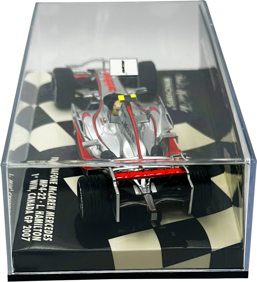 Vodafone Mclaren Mercedes MP4/22 1st Win Hamilton MINICHAMPS escala 1:43